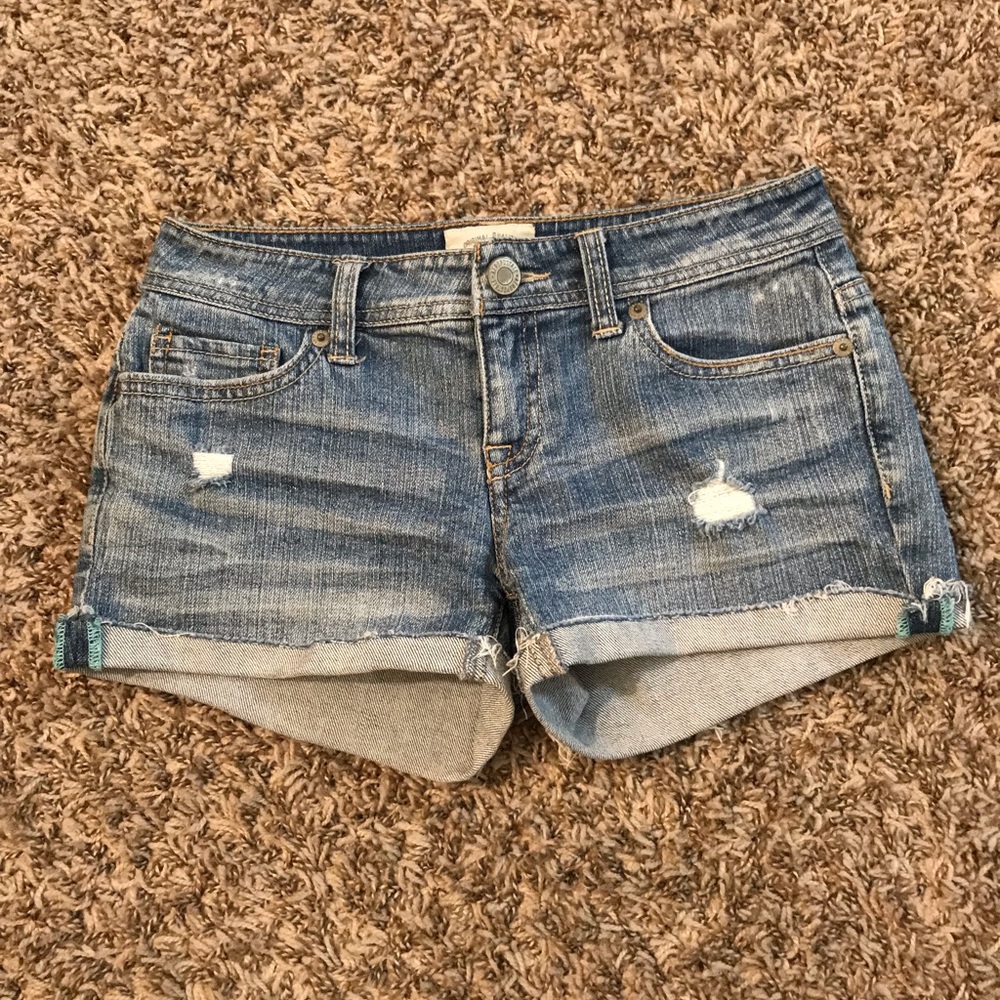 Vintage Y2K Aeropostale distressed denim short shorts